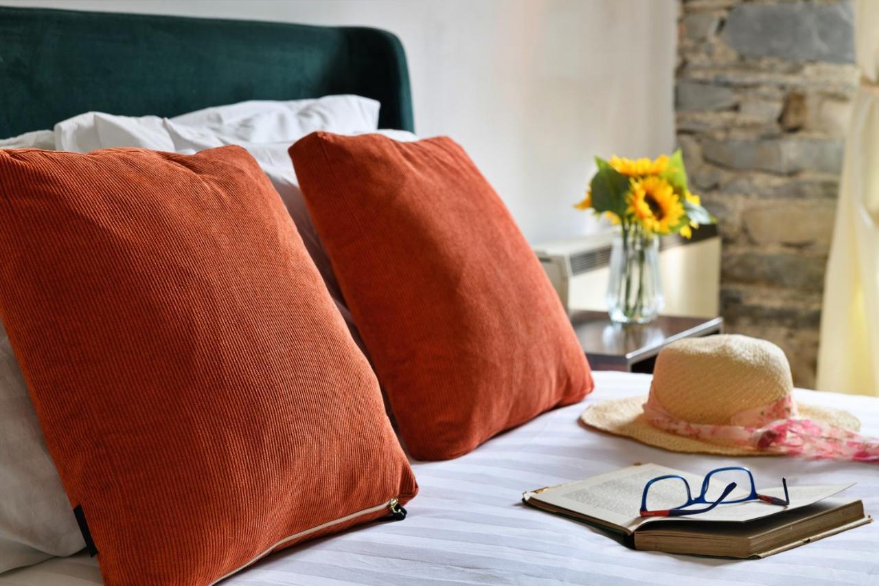 Finest Retreats - Luxury Converted Chapel With Hot Tub & Games Room Dinas Mawddwy Esterno foto